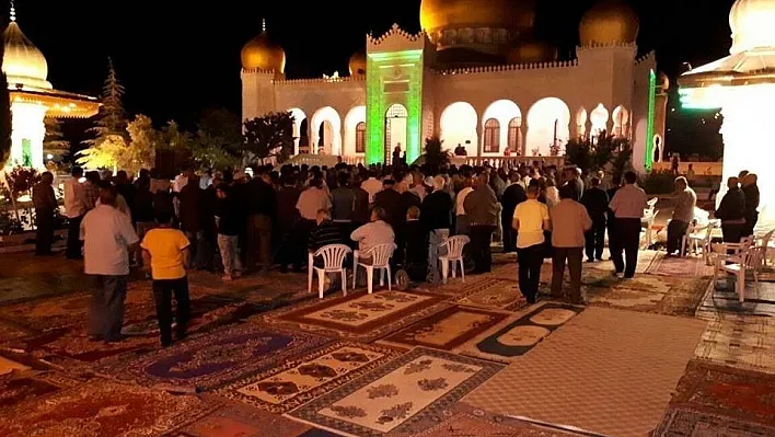 Malatya'da Kadir Gecesi coşkusu
