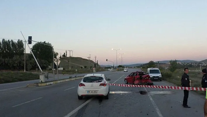 Sivas'taki trafik kazasında yaralanan 3 yaşındaki çocuk öldü
