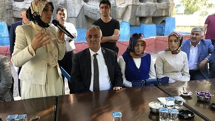 Horasan'da belediyenin bayramlaşma programı
