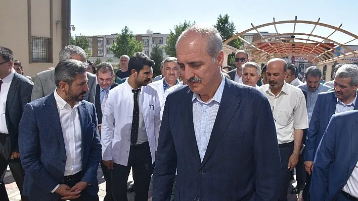 Başbakan Yardımcısı Kurtulmuş, Samsatlı depremzedelerle görüştü
