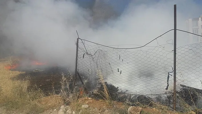 Adıyaman'da hurdalık yangını
