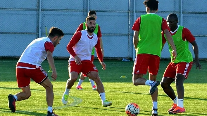 Sivasspor'da yeni sezon hazırlıkları sürüyor

