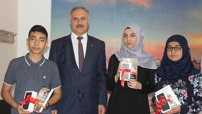 Sivas'ta TEOG birincileri ödüllendirildi

