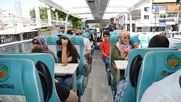 Tarihi mekan gezileri devam ediyor
