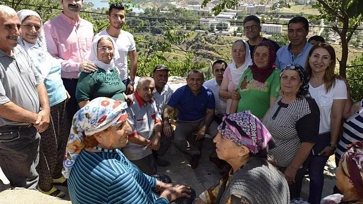 Vali Sonel, vatandaşlarla bir araya geldi
