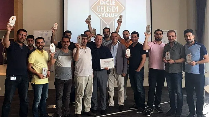 Dicle Akademi yarının yöneticilerini yetiştiriyor
