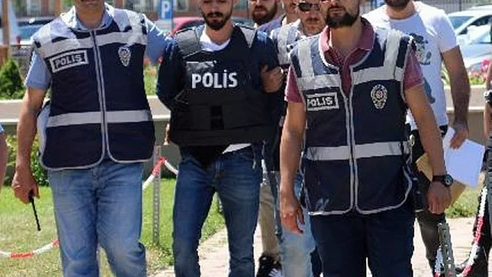 Özel ekibin yakaladığı cinayet şüphelisi tutuklandı
