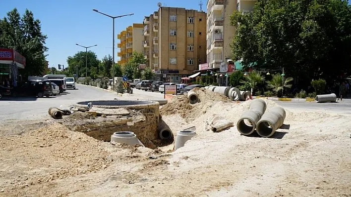 Sakarya Caddesinde alt yapı çalışmaları başladı
