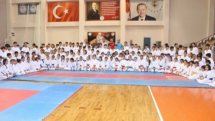 Adıyaman'da karate şampiyonası başladı
