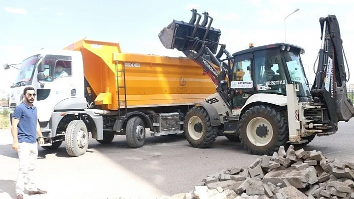 Kayapınar'da bozuk yol ve kaldırımsız cadde kalmayacak
