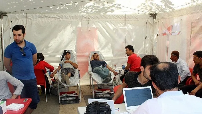 15 Temmuz nedeniyle kan bağışı kampanyası başlatıldı
