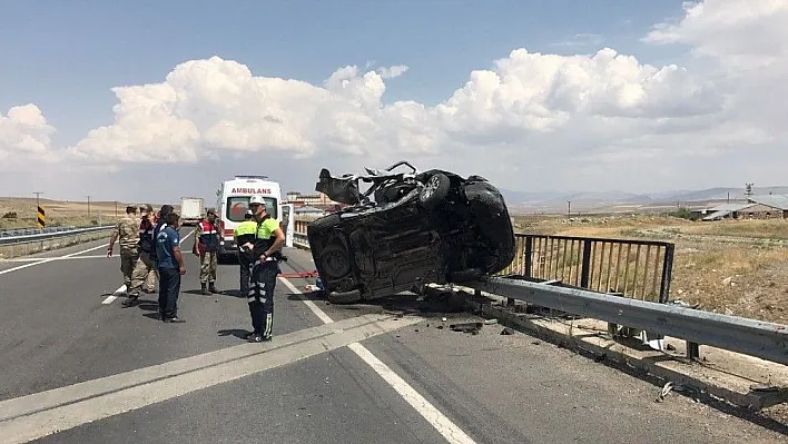 Kars'a taziyeye giden aile kaza yaptı: 3 ölü, 3 yaralı
