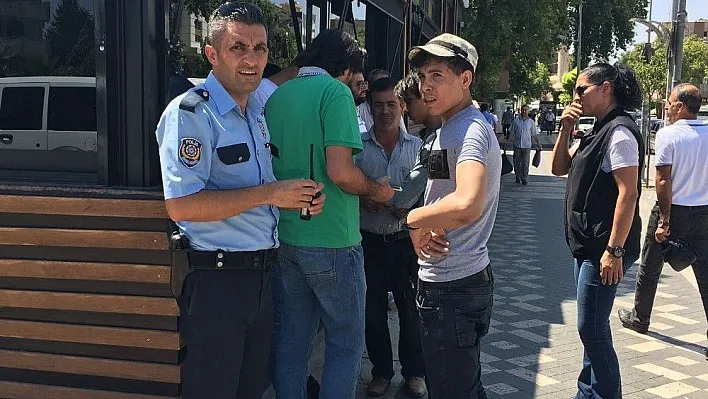 Polis şüpheli şahısları yakaladı
