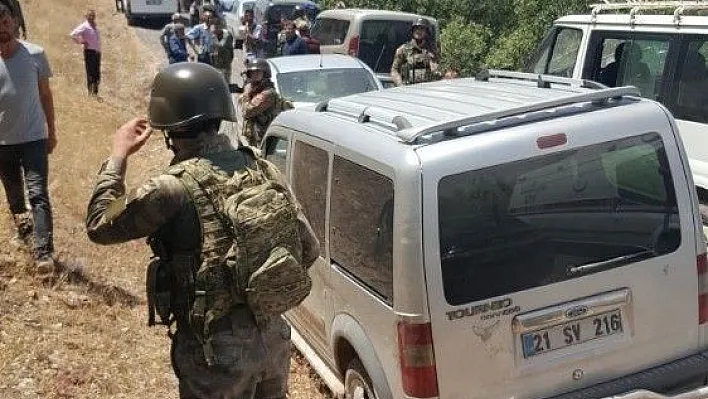 Teröristler baba ile oğlunu kaçırıp öldürdü