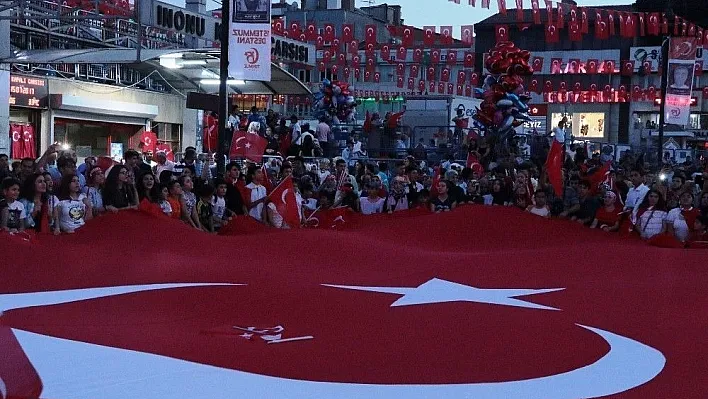 Malatya 15 Temmuz'un yıl dönümünde meydanlarda
