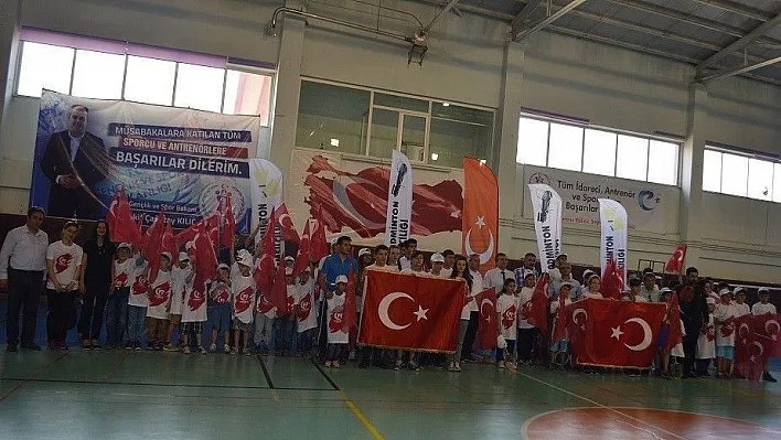 Badminton rüzgarı 15 Temmuz için esti
