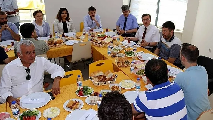 Rektör Kızılay, Teknoparkın kahvaltı sohbetlerine konuk oldu
