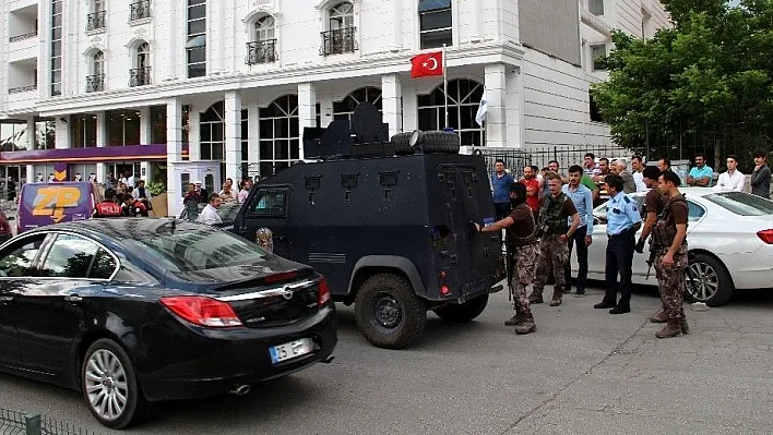 Erzurum'da 1'i polis 4 kişinin yaralandığı olayın ardından 2 kişi daha tabancayla vuruldu
