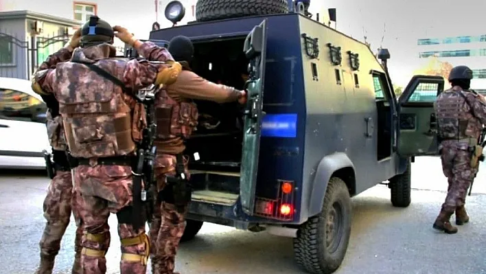 Erzurum'da PKK'lı terörist yakalandı, zorla kaçırdığı genç kızda kurtarıldı
