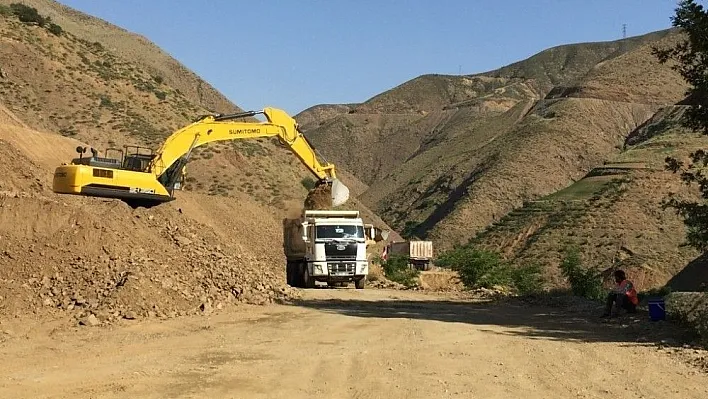 Sincik Malatya yolu genişliyor
