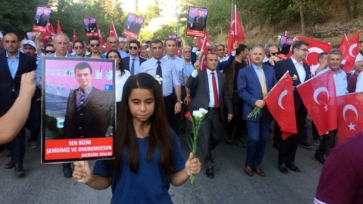 Tunceli'de 'Teröre Lanet Yürüyüşü'
