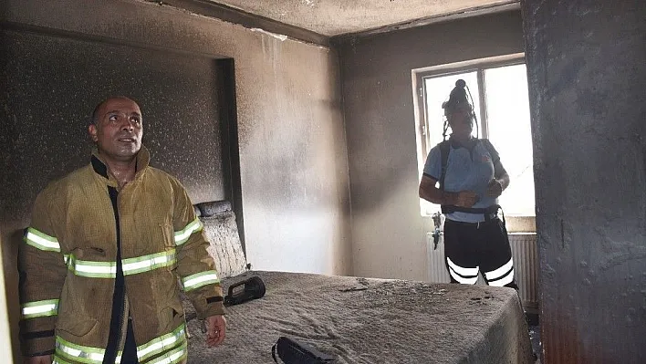 Apartman dairesi yangında kül oldu
