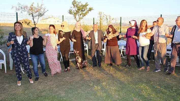 Evlendikten 47 yıl sonra düğünlerini yaptılar
