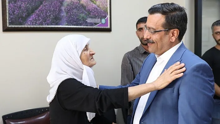 'Kapımız tüm vatandaşlarımıza açıktır'
