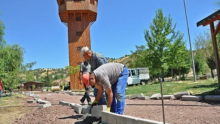 Doğa Parkında kaldırım çalışması
