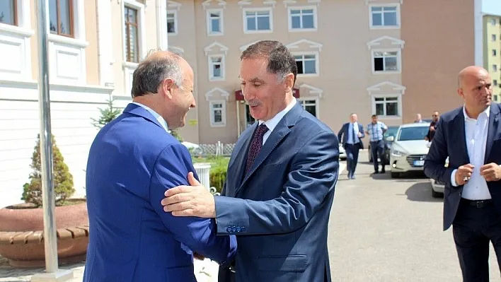 Kamu Başdenetçisi Şeref Malkoç: 'Vatandaşın avukatlığını yapıyoruz'
