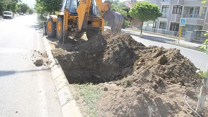 Otomatik sulama sistemi çalışmaları devam ediyor
