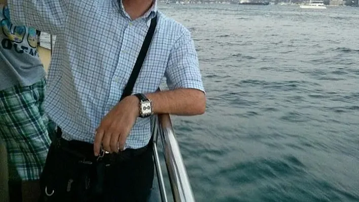 Mide kanamasıyla yoğun bakıma alınan doktor beyin kanamasından öldü
