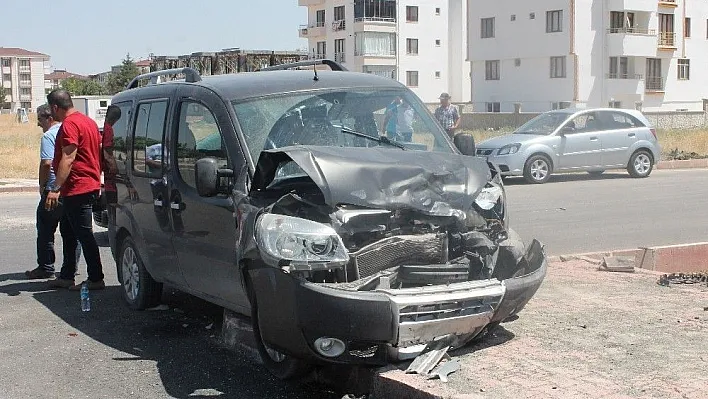 Elazığ'da trafik kazası: 4 yaralı