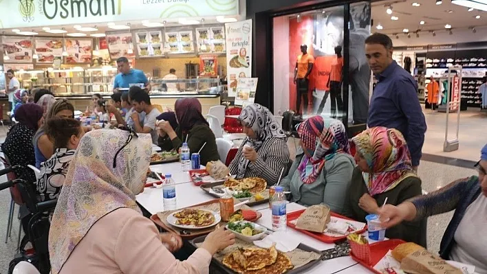 Kayapınar'da özel öğrenciler için sinema etkinliği
