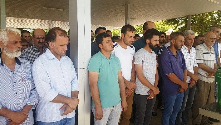 Traktör kazasında ölen 4 kişiden 2'si Malatya'da toprağa verildi
