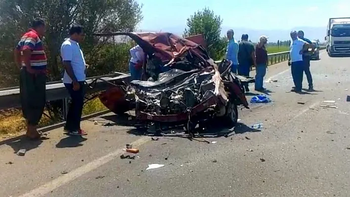 Erzincan'da trafik kazası: 3 ölü