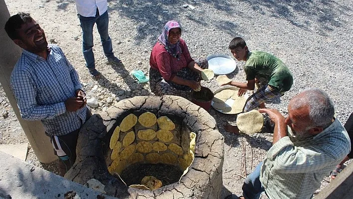 Samsat'ta bayram taplaması geleneği sürüyor
