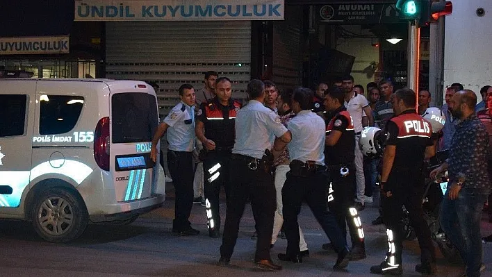 Trafikte yol verme kavgası karakolda bitti