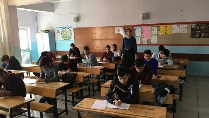 Ücretsiz üniversite hazırlık kurslarına katılan 101 öğrenciden 43'ü üniversiteyi kazandı
