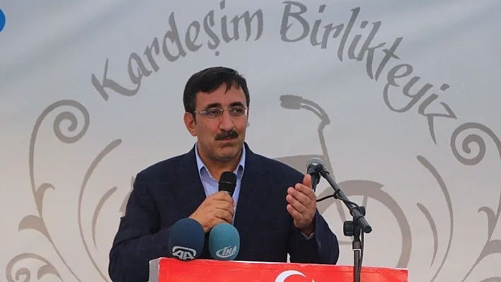 AK Parti Genel Başkan Yardımcısı Yılmaz: 'Biz bir ve bütünüz'
