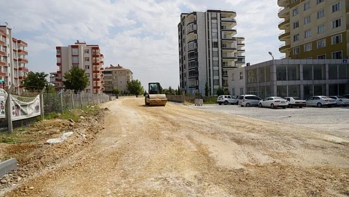 Petrol Caddesine bağlanan yollarda asfalt çalışması yapıldı
