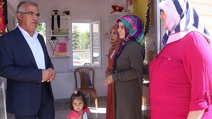 Kadınların el emeği, emek çarşısında kazanca dönüşüyor
