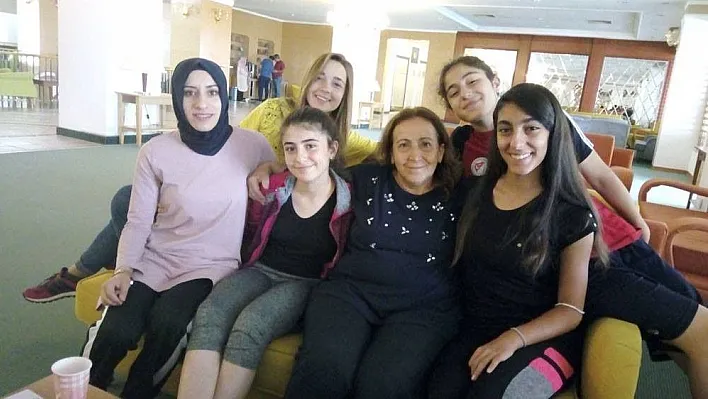 Milli bayan patencilere Çebi sürprizi
