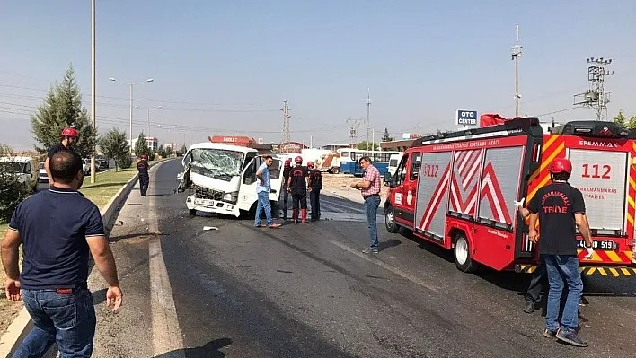 Yakıt tankeri ile tır çarpıştı: 2 yaralı
