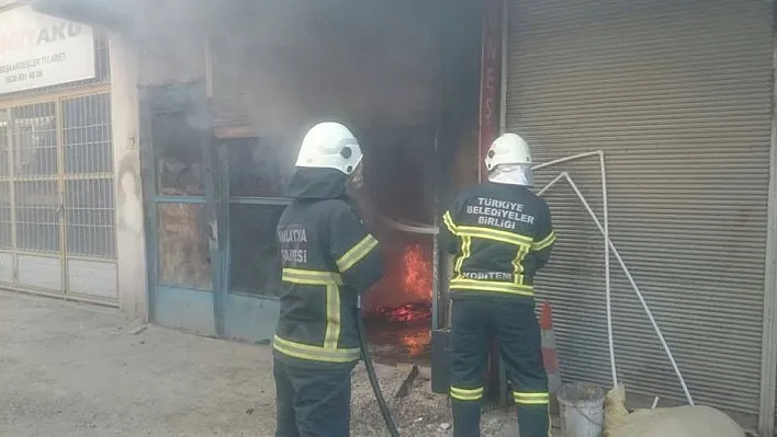 İş yerinde çıkan yangın maddi hasara neden oldu
