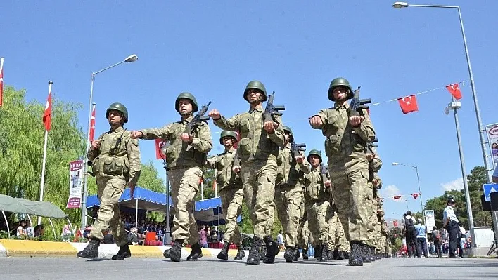 Erzincan da zafer bayramı coşkusu
