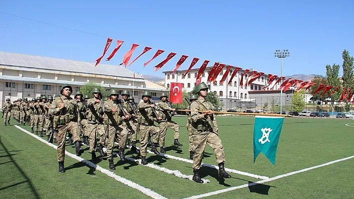 Oltu'da 30 Ağustos Zafer Bayramı protokolün katılımıyla kutlandı
