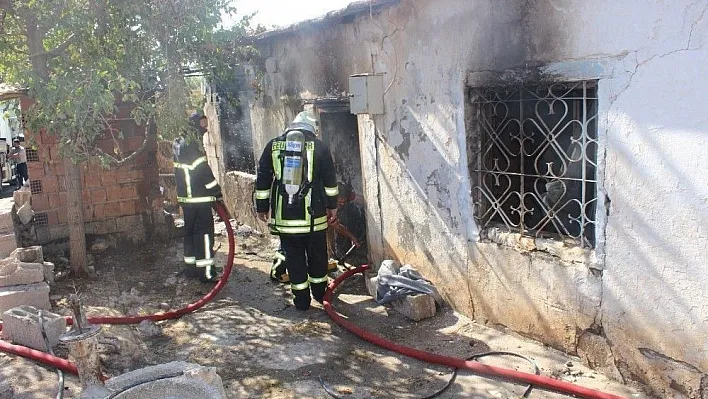 Adıyaman'da tütün deposunda yangın
