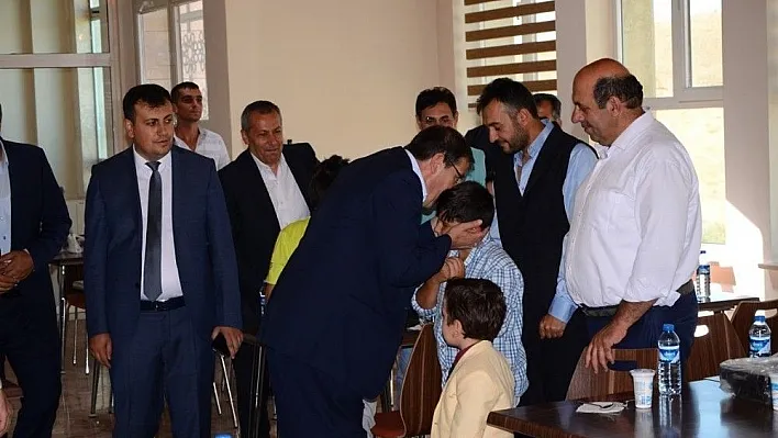 Başkan Bulutlar, belediye personeliyle bayramlaştı
