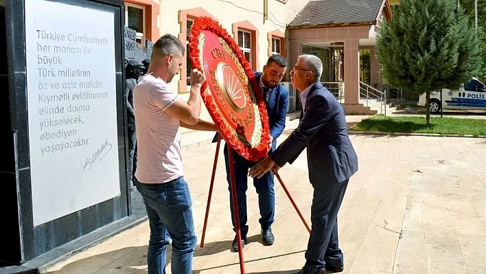 Besni ilçesinde CHP'nin 94'üncü kuruluş yıldönümü etkinliği
